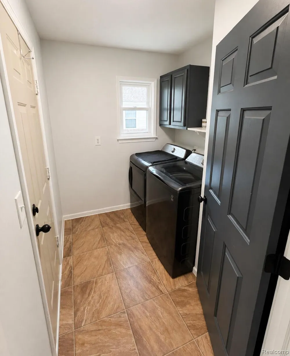30128 Apple Grove Way Flat Rock City, MI 48134