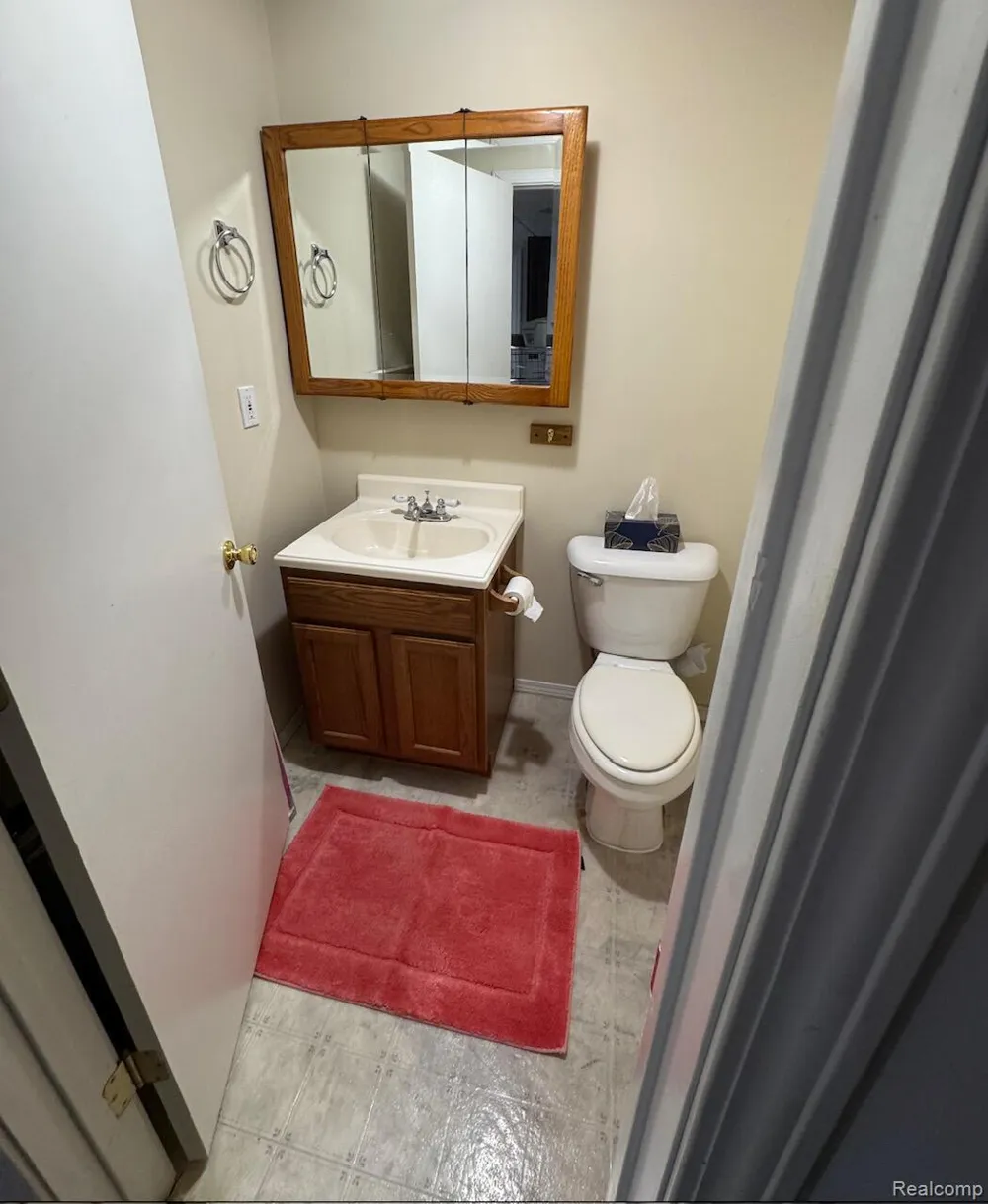 30128 Apple Grove Way Flat Rock City, MI 48134