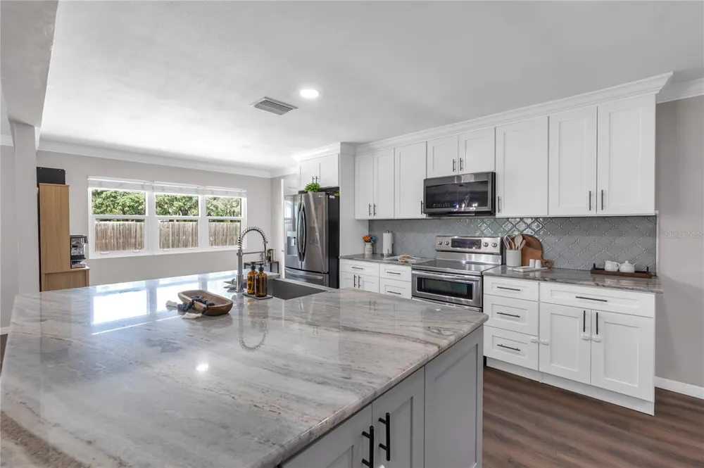 11304 LEPRECHAUN DRIVE Riverview, FL 33569