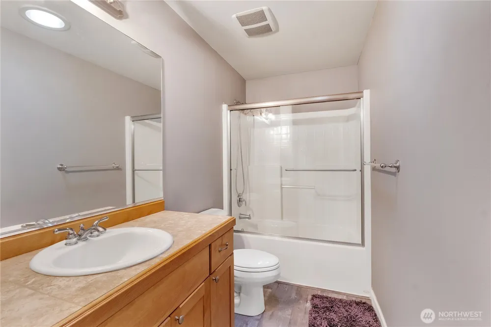 160 E SODERBERG RD #L-33 Allyn, WA 98524