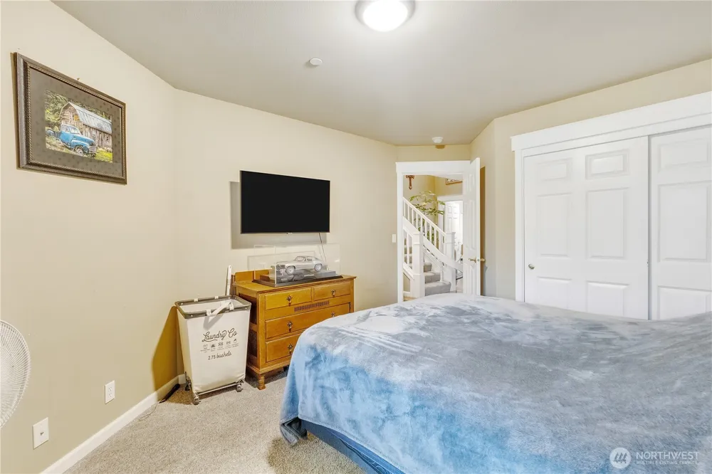 160 E SODERBERG RD #L-33 Allyn, WA 98524
