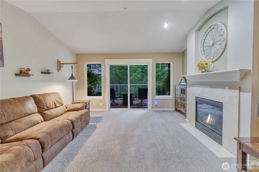 160 E SODERBERG RD #L-33 Allyn, WA 98524