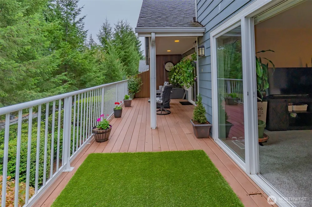 160 E SODERBERG RD #L-33 Allyn, WA 98524