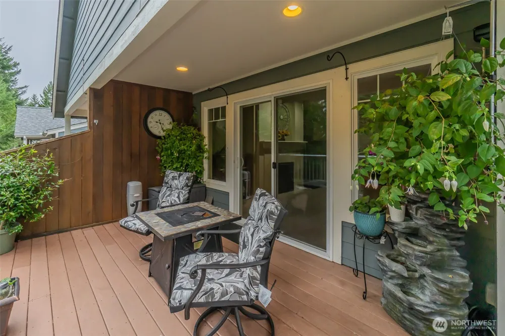 160 E SODERBERG RD #L-33 Allyn, WA 98524