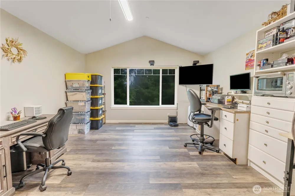160 E SODERBERG RD #L-33 Allyn, WA 98524
