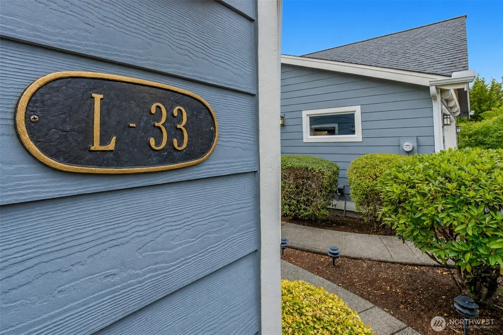 160 E SODERBERG RD #L-33 Allyn, WA 98524