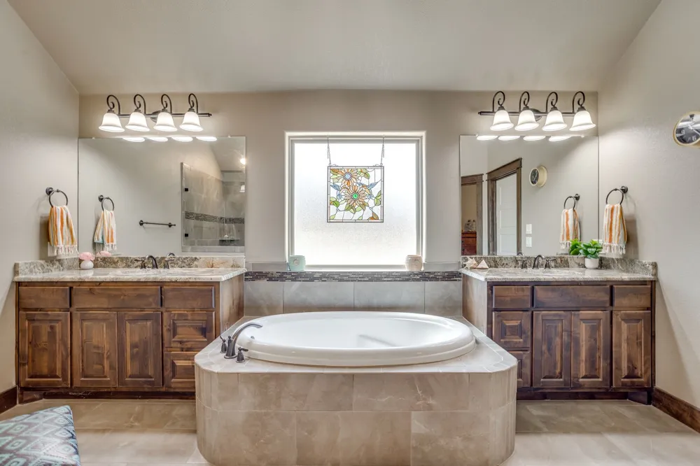 6342 Weatherby Road Granbury, TX 76049