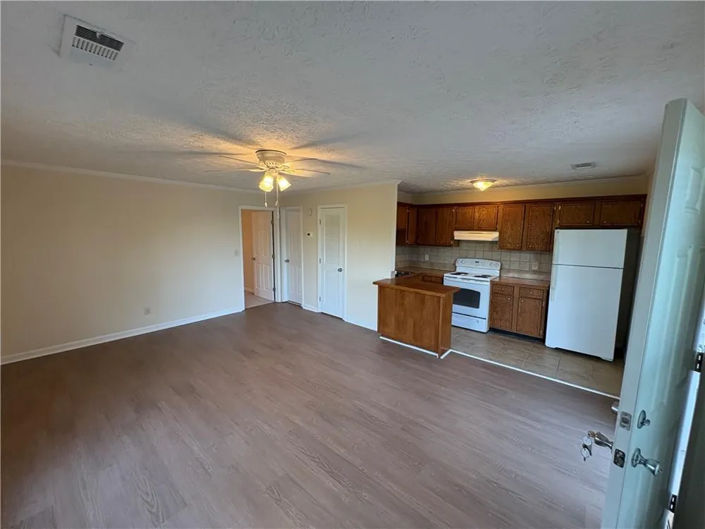 3749 Old Plainview Road #A Oakwood, GA 30566