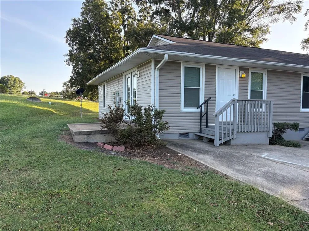 3749 Old Plainview Road #A Oakwood, GA 30566