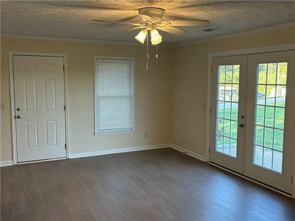 3749 Old Plainview Road #A Oakwood, GA 30566