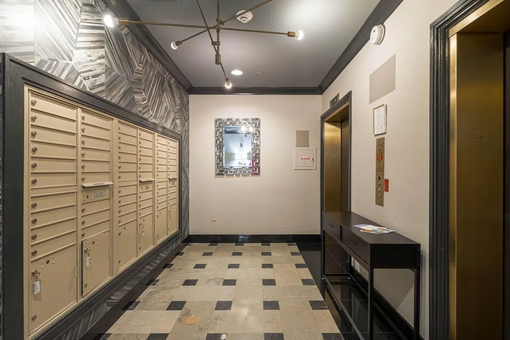 525 W Lafayette Boulevard #16C Detroit, MI 48226