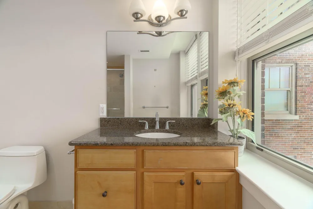 525 W Lafayette Boulevard #16C Detroit, MI 48226
