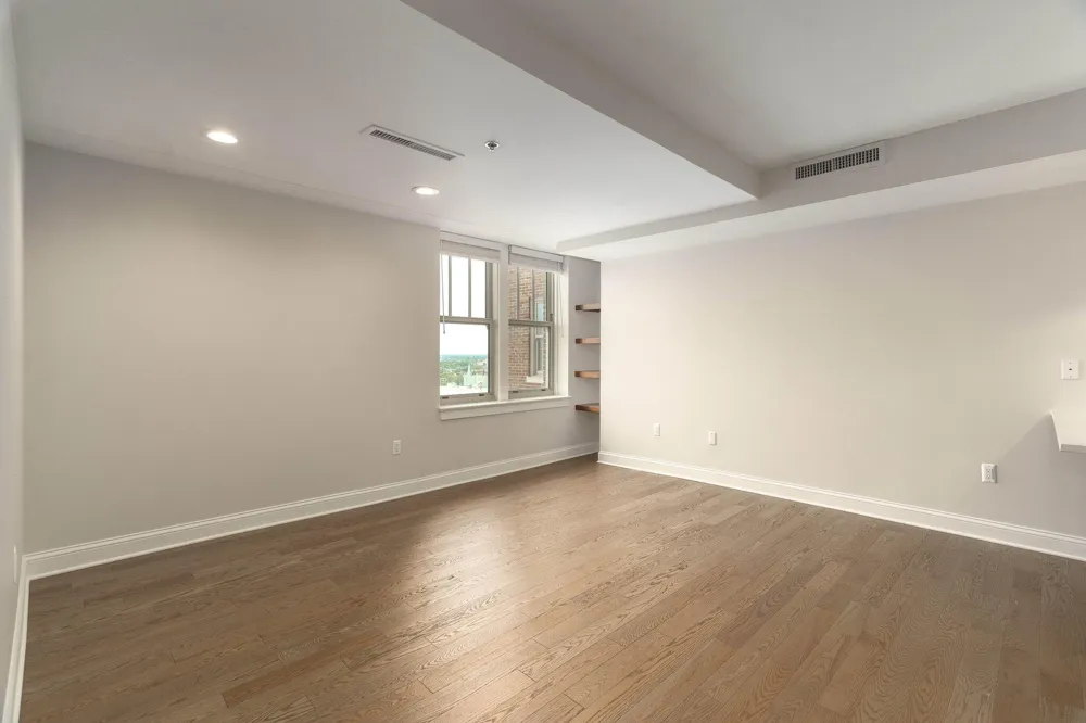 525 W Lafayette Boulevard #16C Detroit, MI 48226