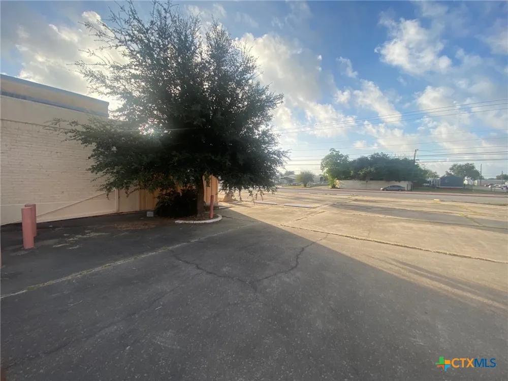 3402 Houston Highway Victoria, TX 77901