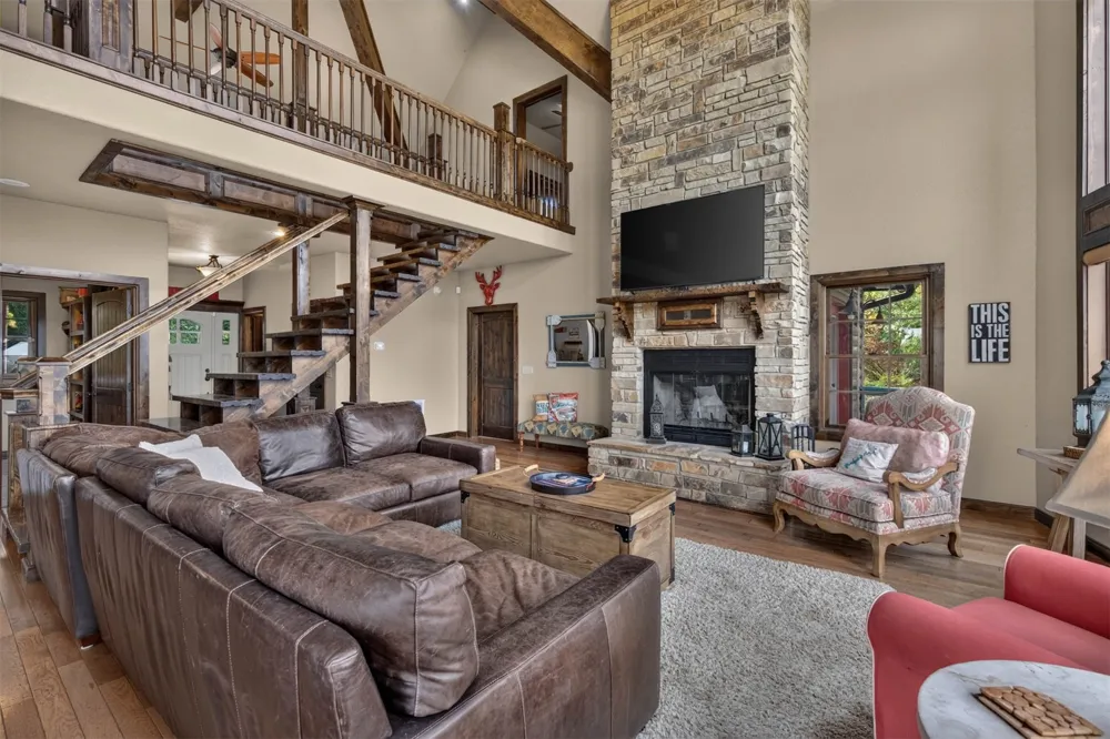 19807 E Snake Creek Road Cookson, OK 74427