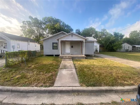 1005 Pine Street