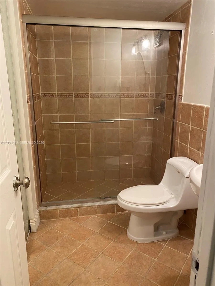 17455 NW 67th Ct #L-17 Hialeah, FL 33015