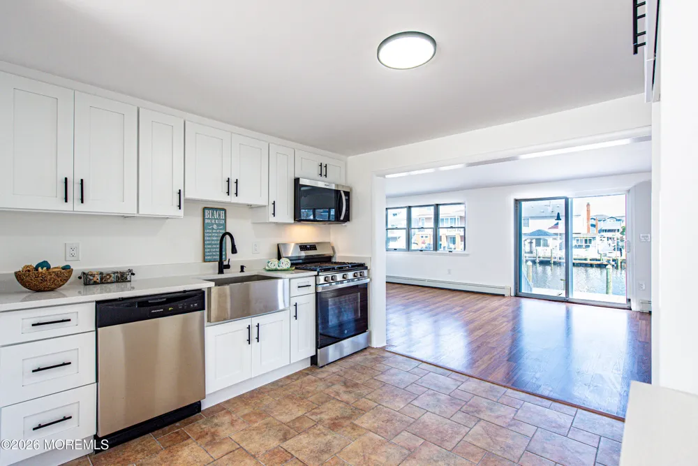 34 Frank Drive Manahawkin, NJ 08050