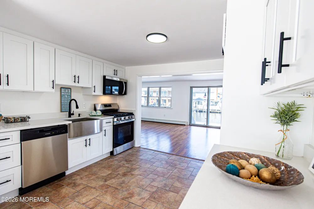 34 Frank Drive Manahawkin, NJ 08050