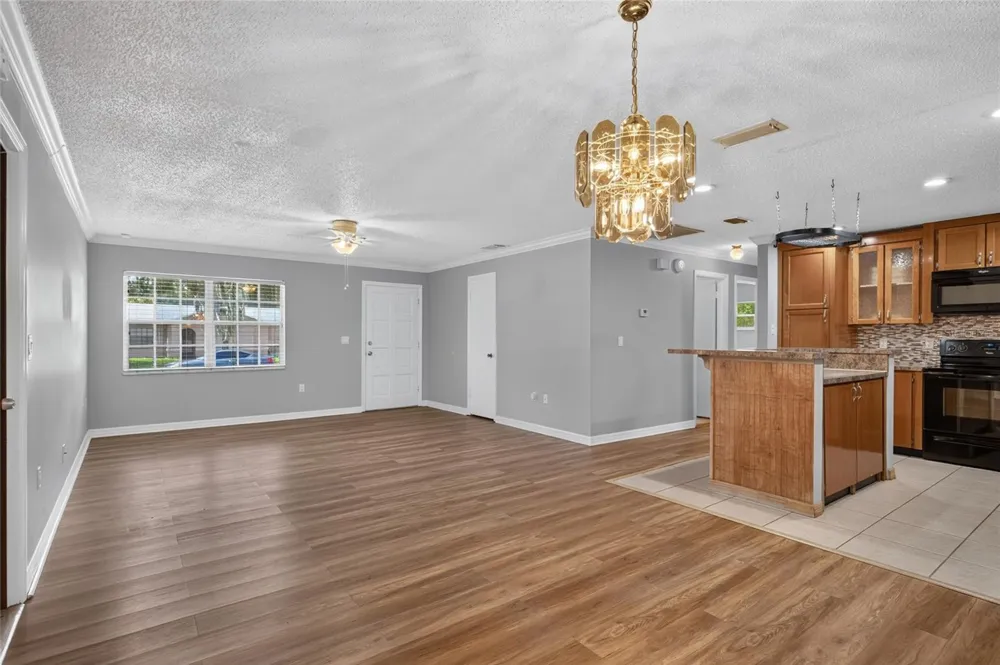 709 HEMLOCK LANE Lakeland, FL 33810