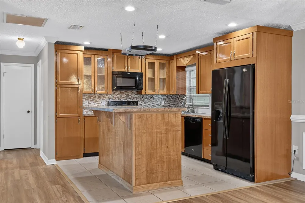 709 HEMLOCK LANE Lakeland, FL 33810