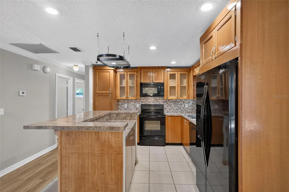 709 HEMLOCK LANE Lakeland, FL 33810