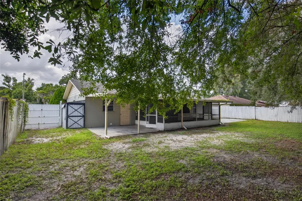 709 HEMLOCK LANE Lakeland, FL 33810