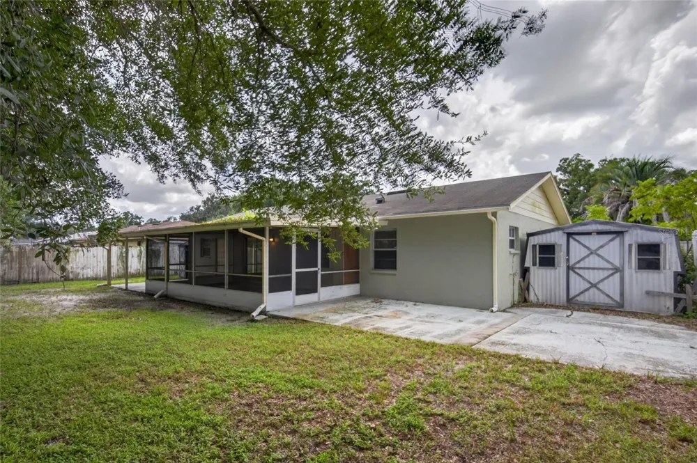 709 HEMLOCK LANE Lakeland, FL 33810