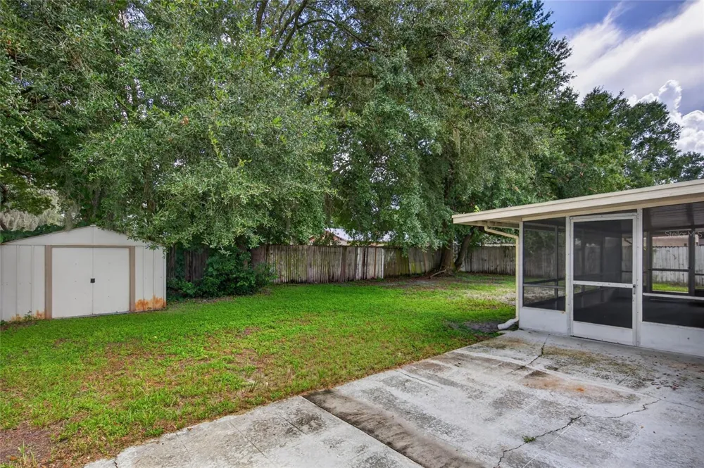 709 HEMLOCK LANE Lakeland, FL 33810
