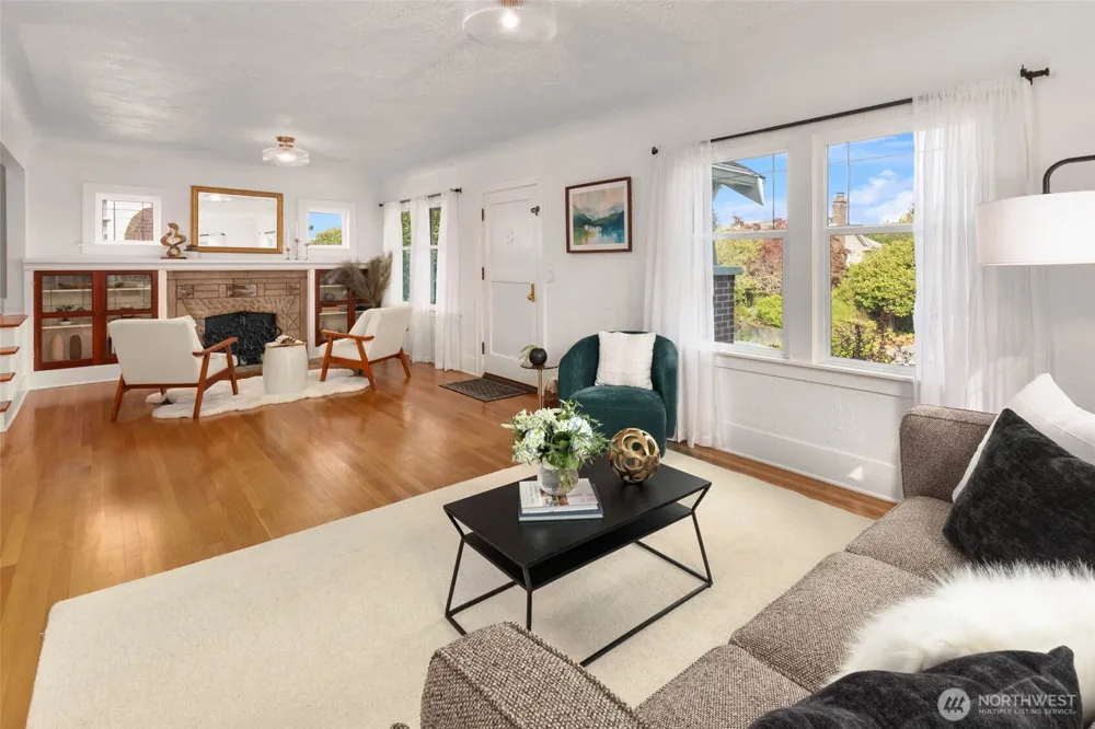 7705 23rd Avenue NW Seattle, WA 98117
