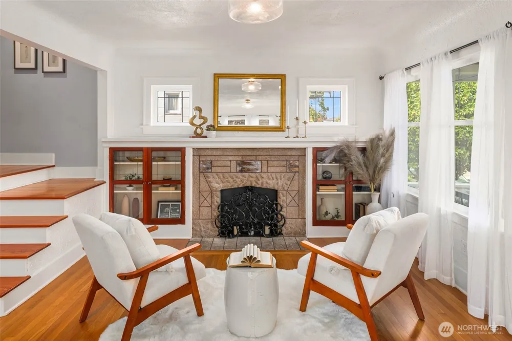 7705 23rd Avenue NW Seattle, WA 98117