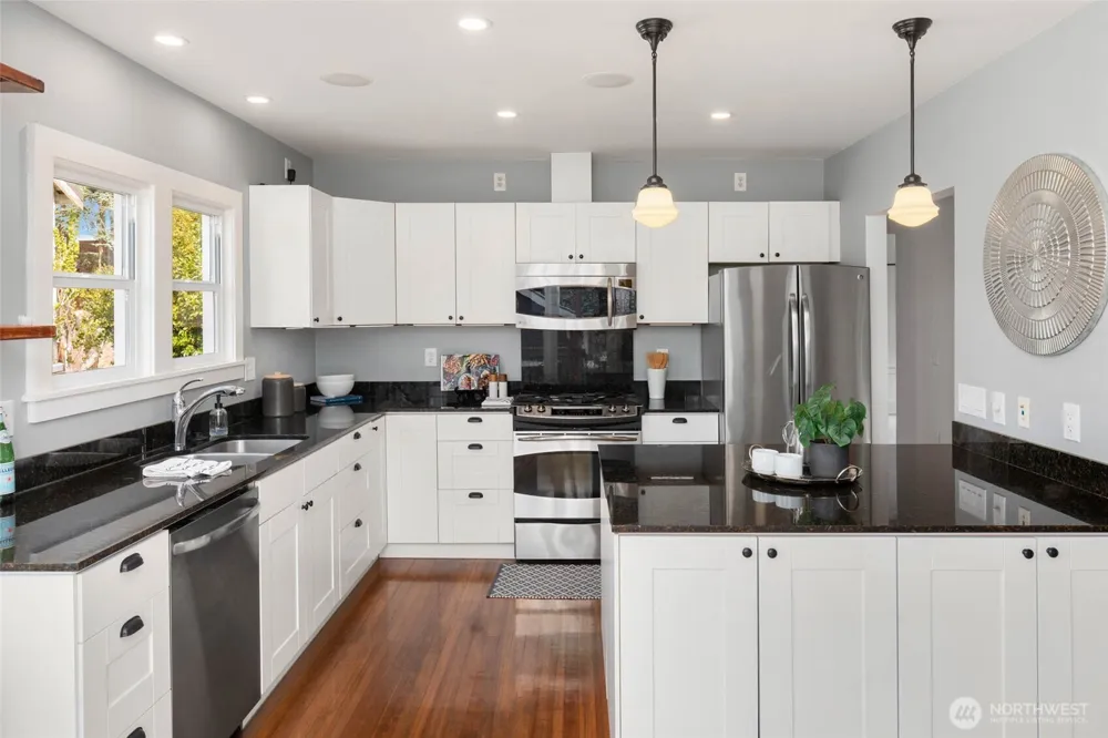 7705 23rd Avenue NW Seattle, WA 98117