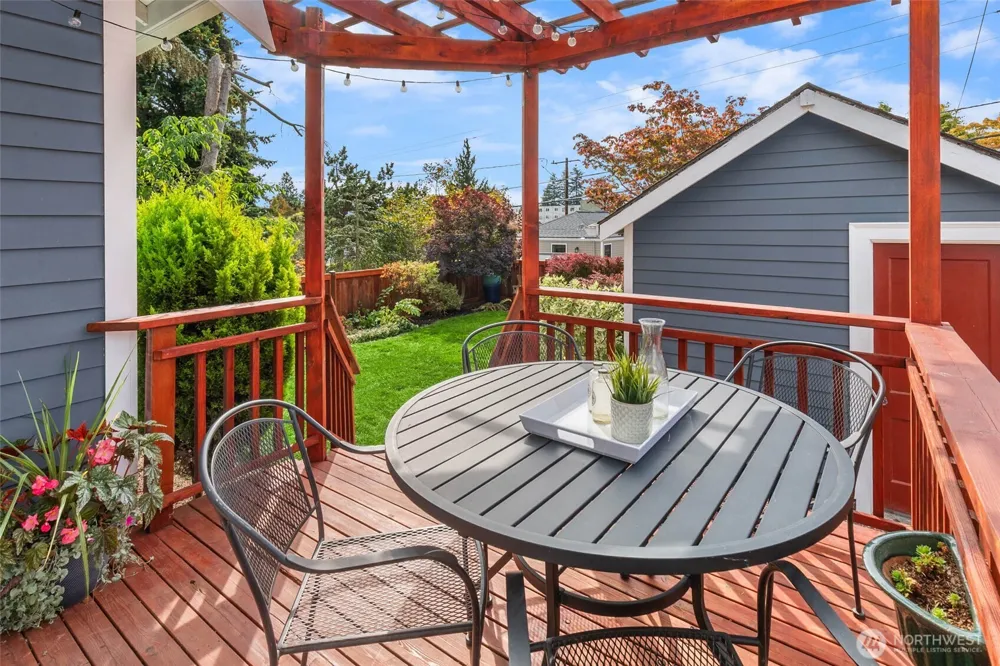 7705 23rd Avenue NW Seattle, WA 98117