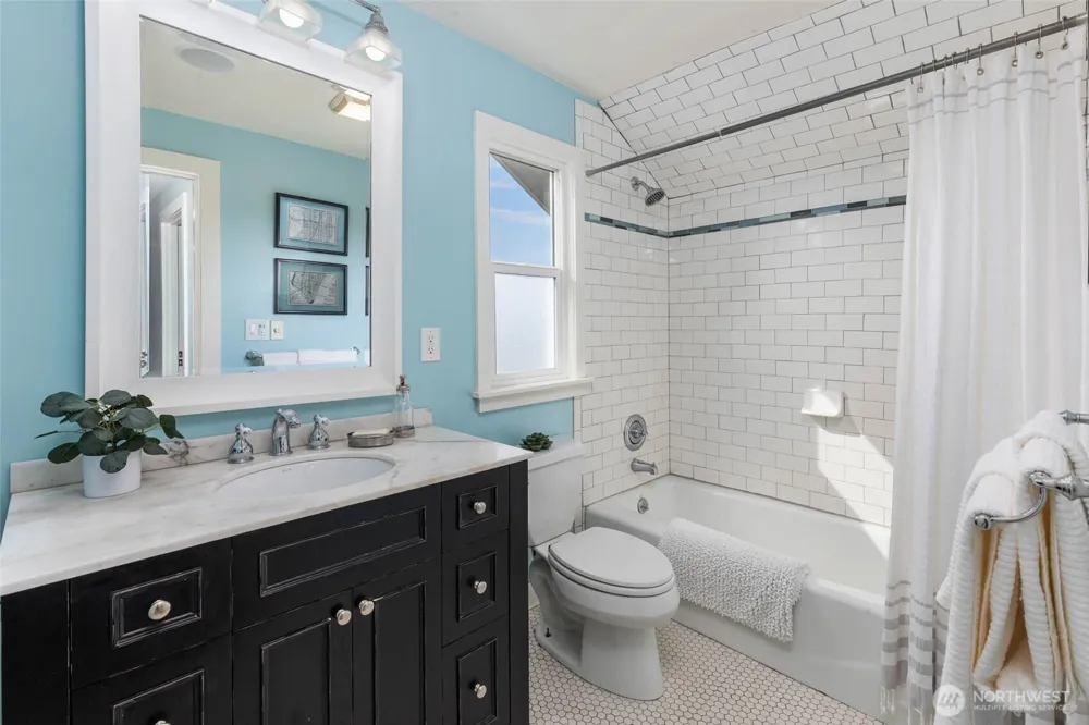 7705 23rd Avenue NW Seattle, WA 98117