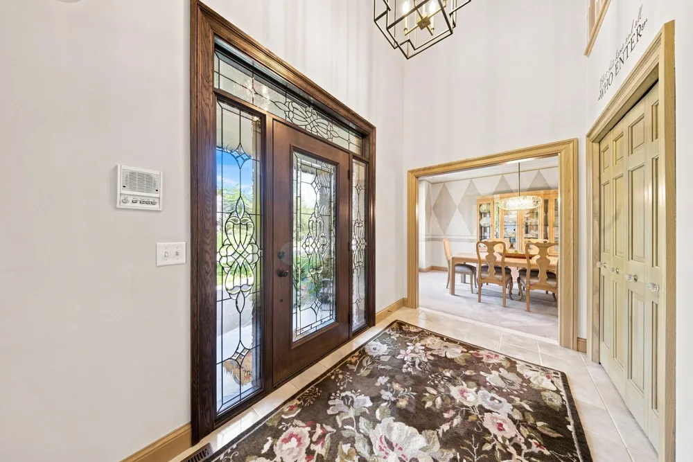 1444 Kings Wood Lane Eagan, MN 55122
