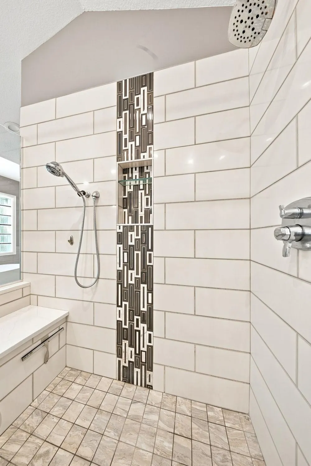 1444 Kings Wood Lane Eagan, MN 55122