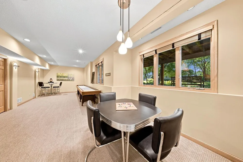 1444 Kings Wood Lane Eagan, MN 55122