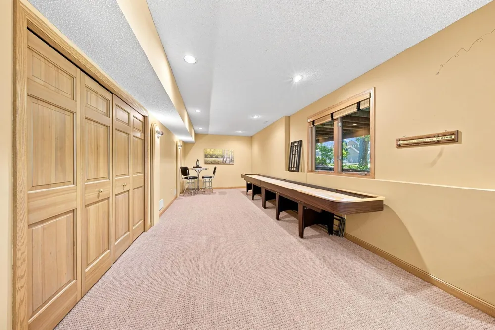 1444 Kings Wood Lane Eagan, MN 55122