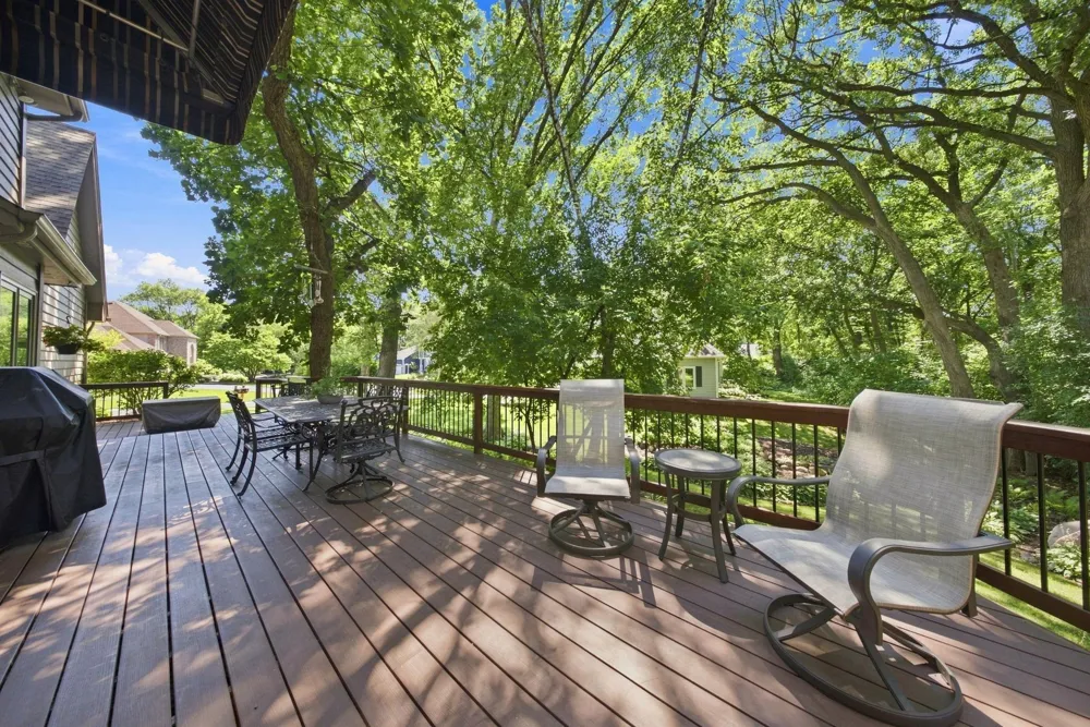 1444 Kings Wood Lane Eagan, MN 55122
