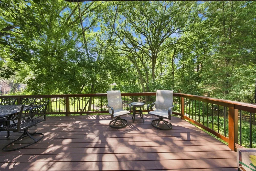 1444 Kings Wood Lane Eagan, MN 55122