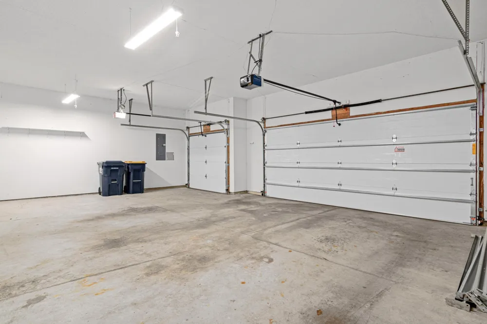 19132 Inndale Drive Lakeville, MN 55044