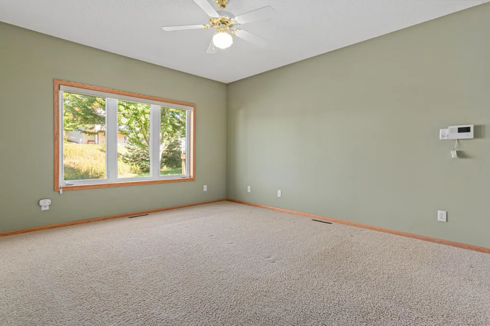 19132 Inndale Drive Lakeville, MN 55044