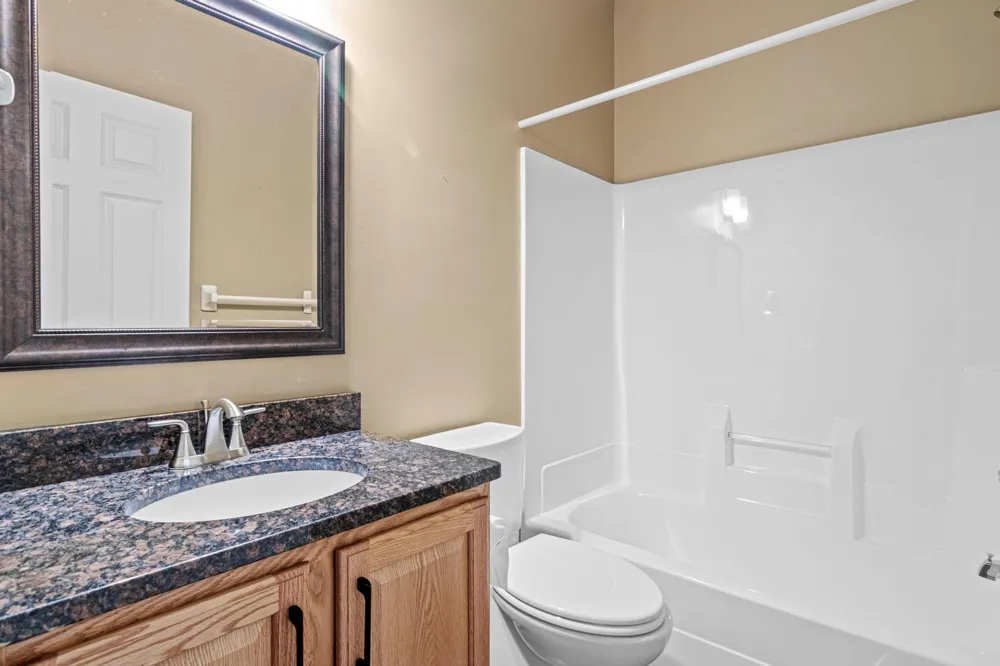 19132 Inndale Drive Lakeville, MN 55044