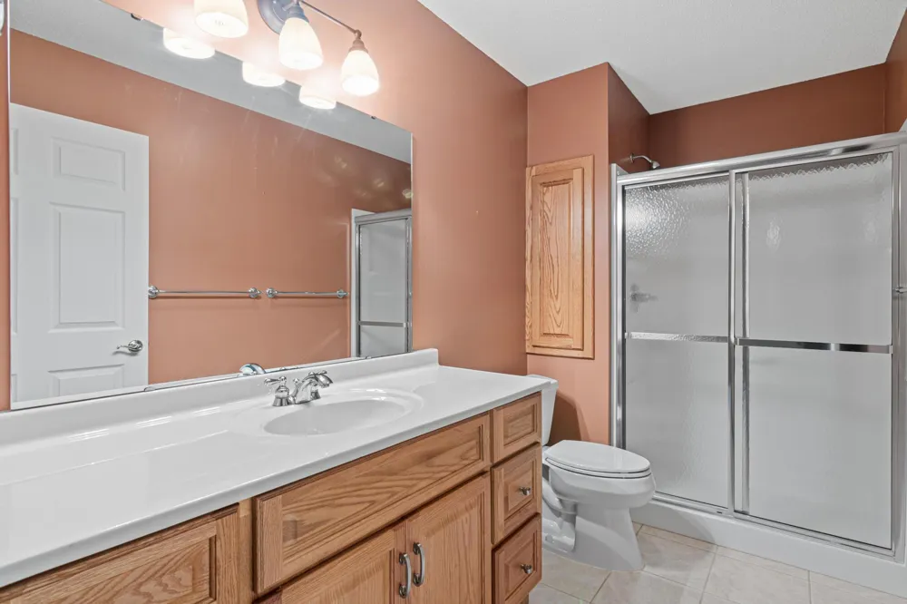 19132 Inndale Drive Lakeville, MN 55044
