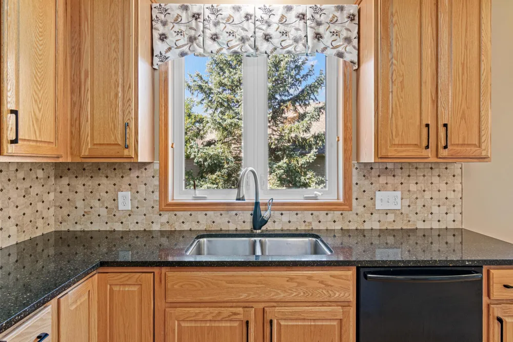 19132 Inndale Drive Lakeville, MN 55044