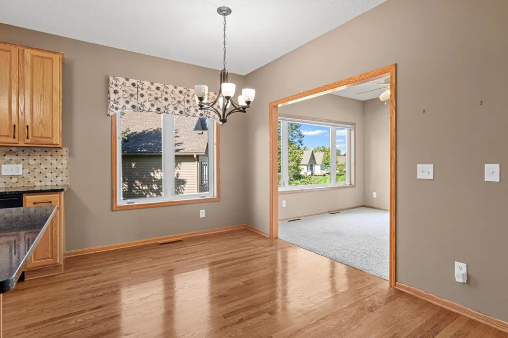 19132 Inndale Drive Lakeville, MN 55044