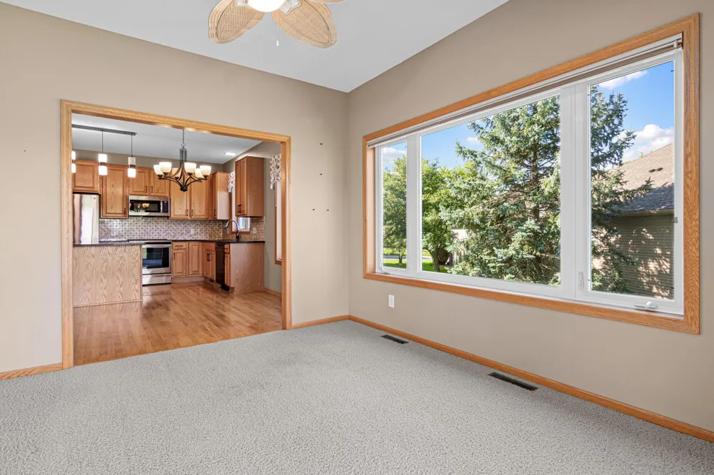 19132 Inndale Drive Lakeville, MN 55044