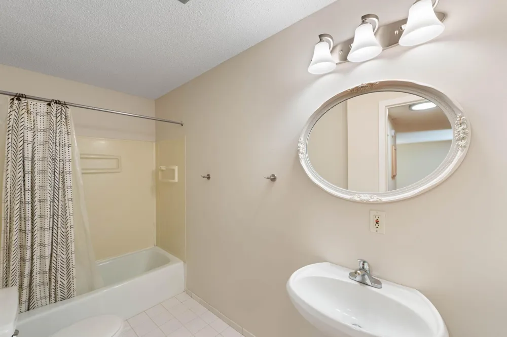 4820 Park Commons Drive #235 Saint Louis Park, MN 55416