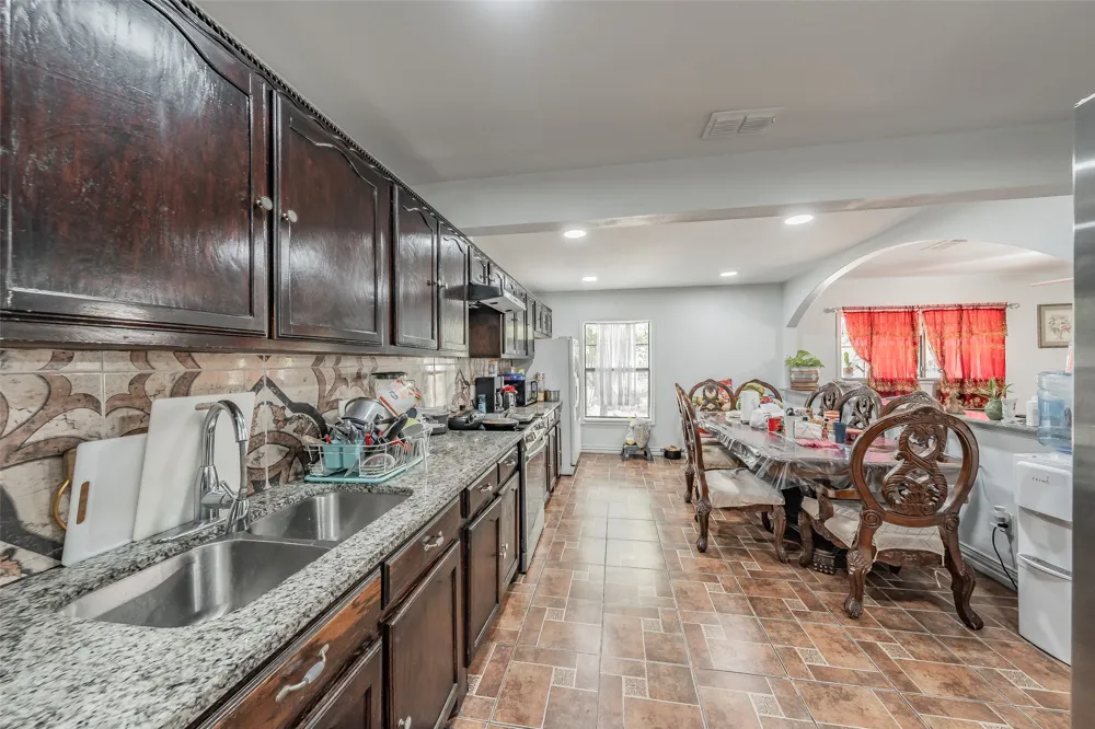 1603 Whitaker Avenue Dallas, TX 75216