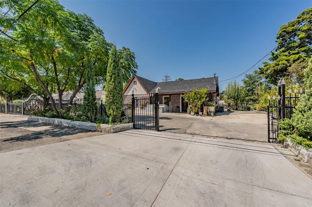 1603 Whitaker Avenue Dallas, TX 75216